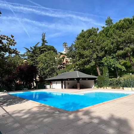 Avec Piscine A Nizza